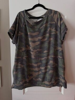 Emerald Camo Short-Sleeve Women’s Top - Green/Brown